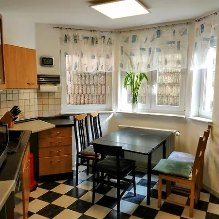 Julia's Monteur Oase - Premium Exklusiv Fuer Solo-reisende Apartment